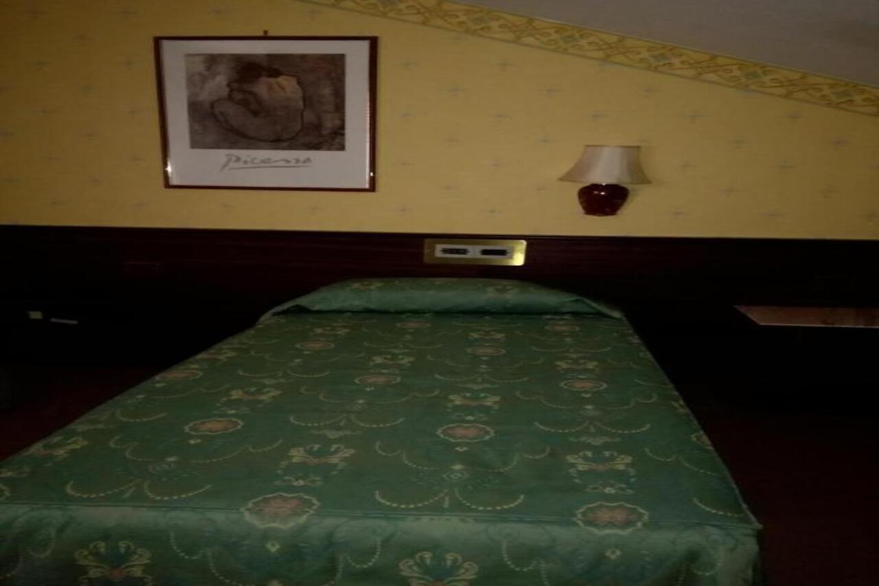 Hotel Leonardo Da Vinci Sassari Esterno foto