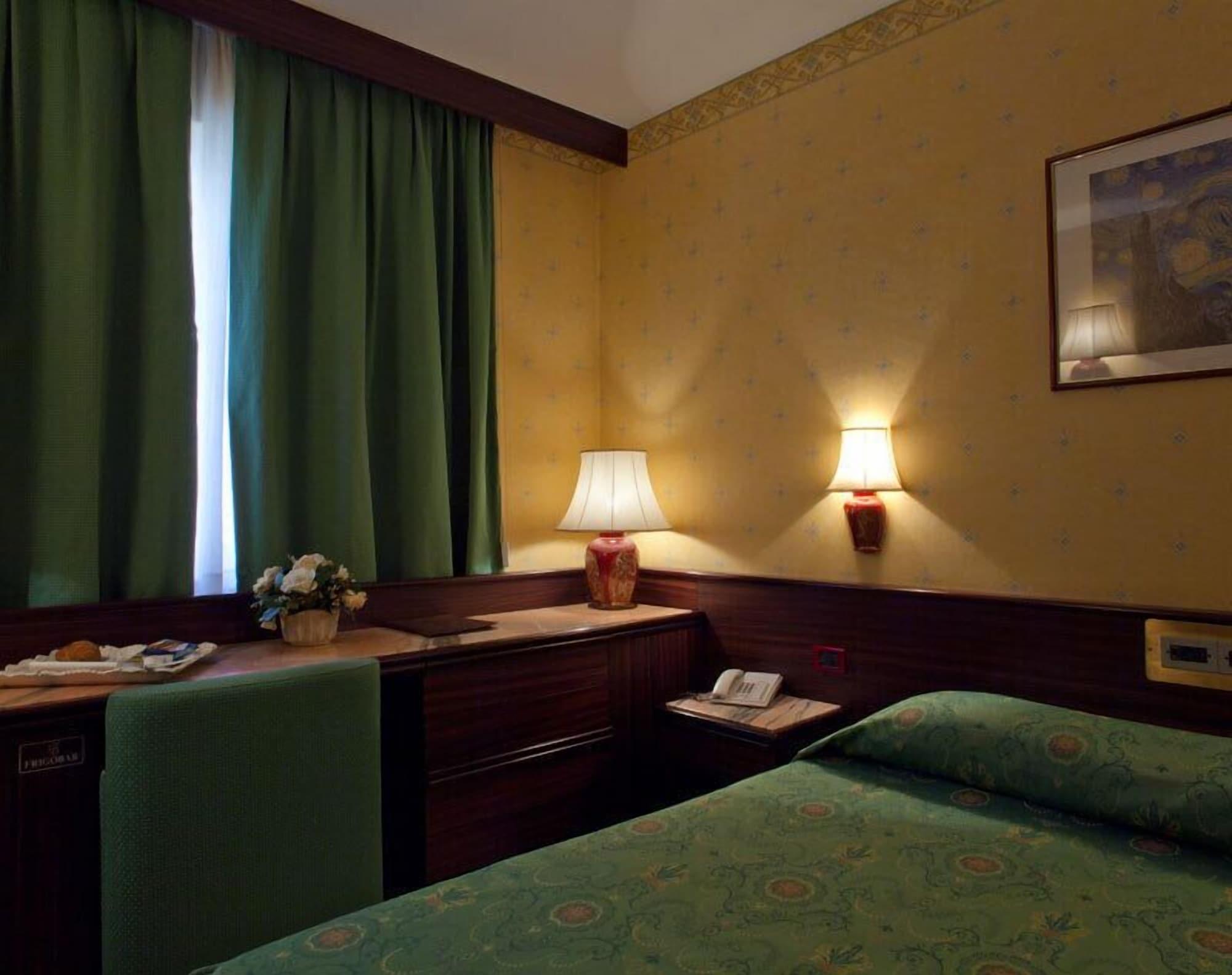 Hotel Leonardo Da Vinci Sassari Esterno foto