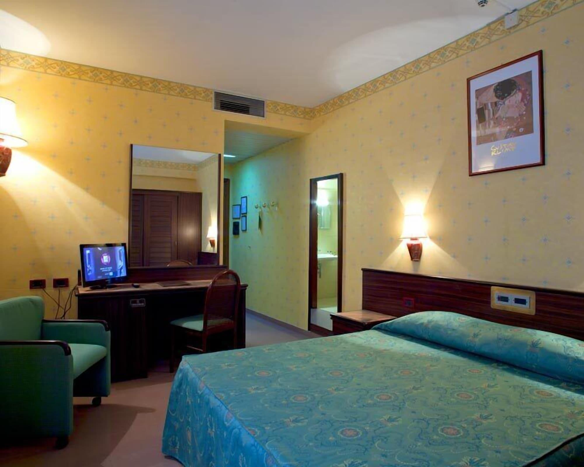 Hotel Leonardo Da Vinci Sassari Esterno foto