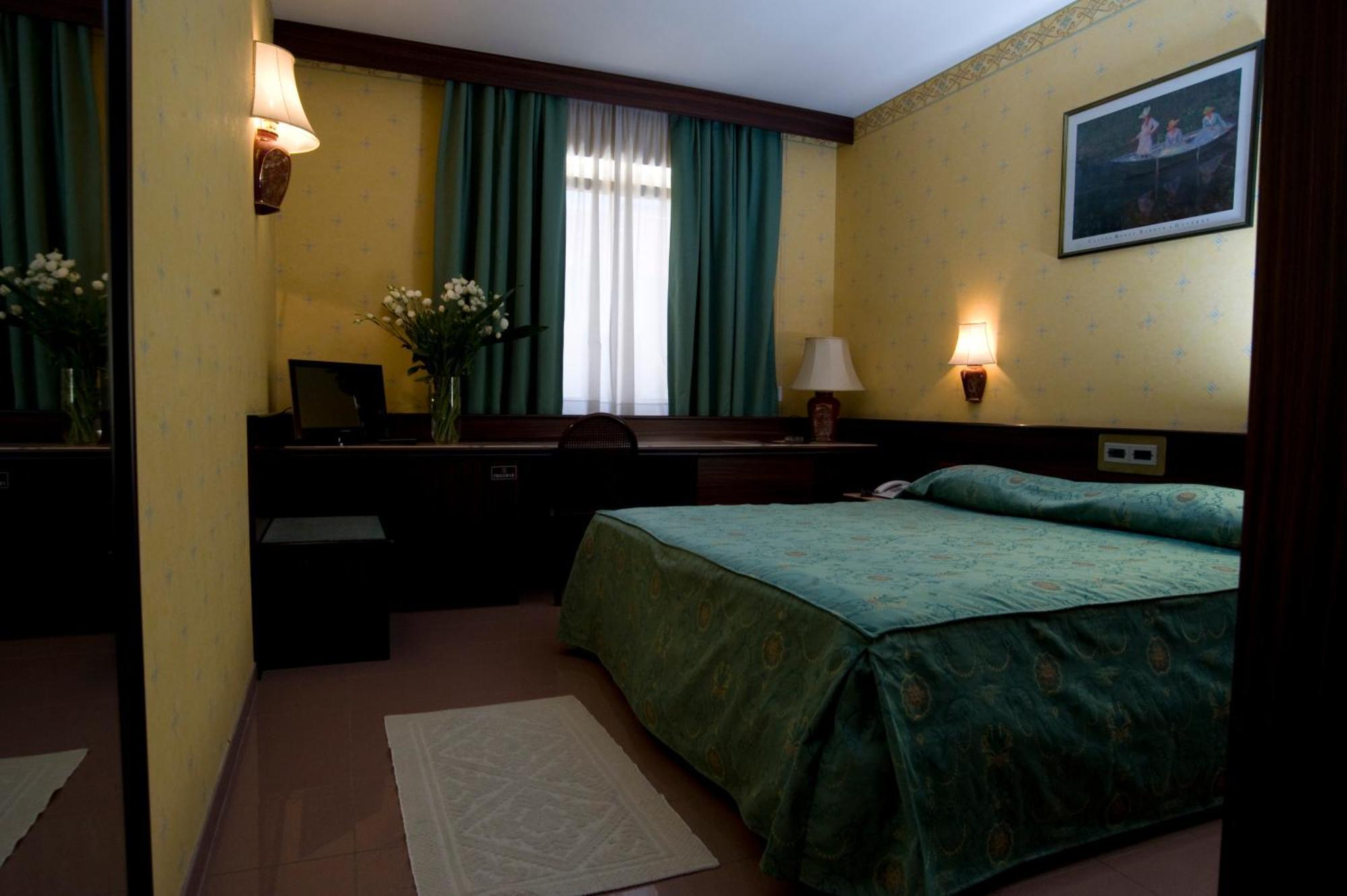 Hotel Leonardo Da Vinci Sassari Esterno foto