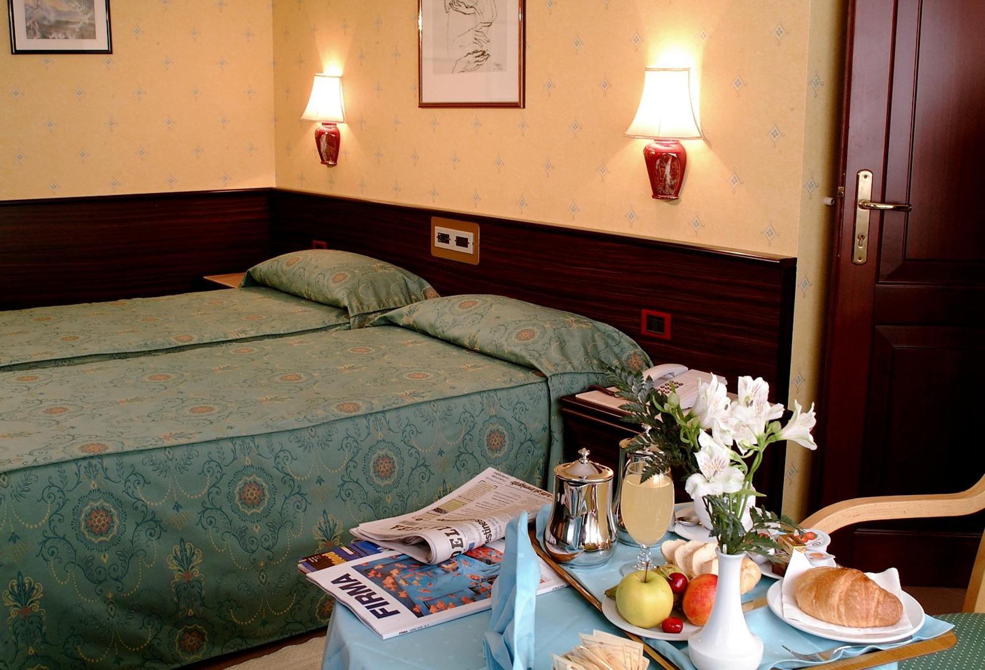Hotel Leonardo Da Vinci Sassari Esterno foto