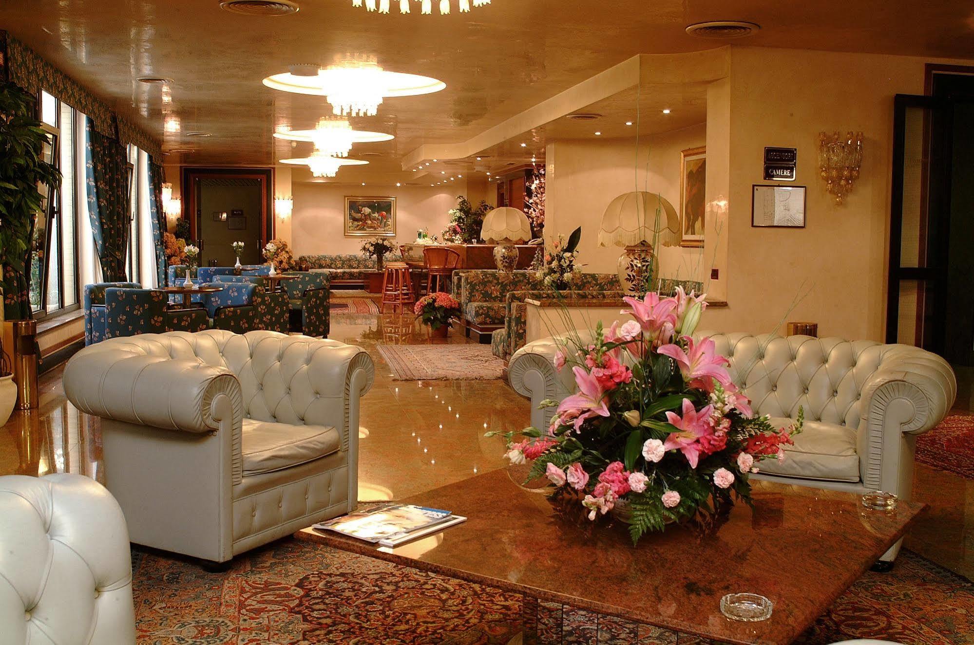 Hotel Leonardo Da Vinci Sassari Esterno foto
