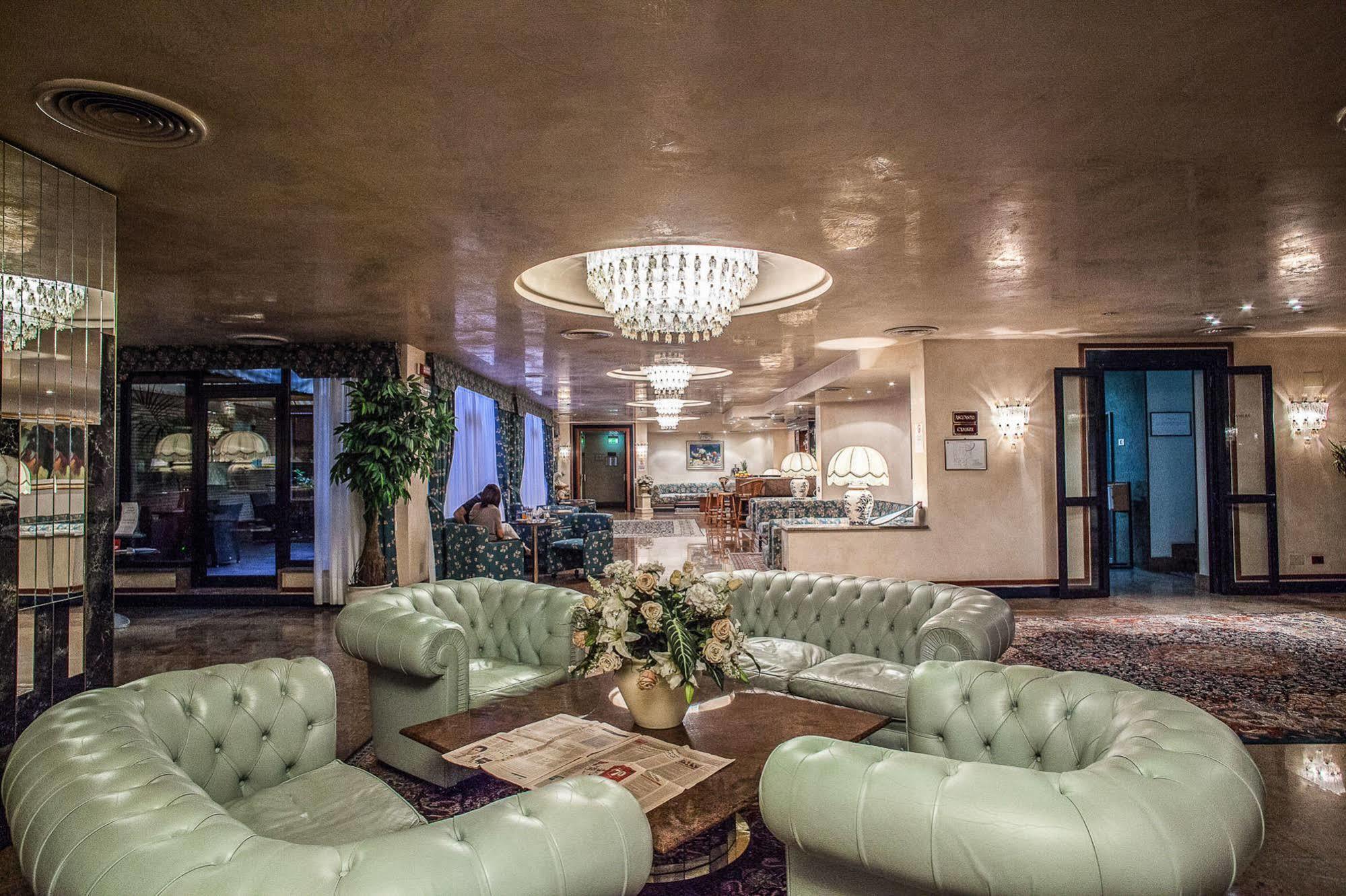 Hotel Leonardo Da Vinci Sassari Esterno foto