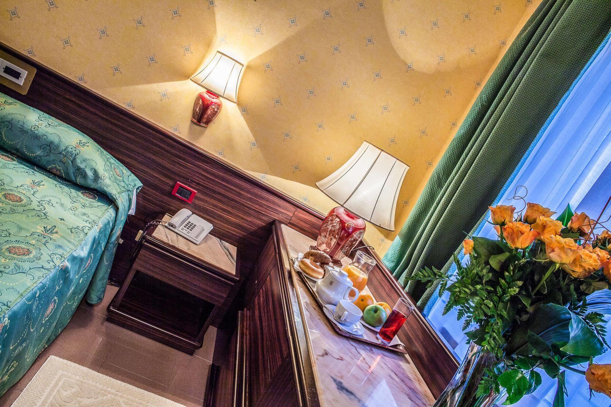 Hotel Leonardo Da Vinci Sassari Esterno foto