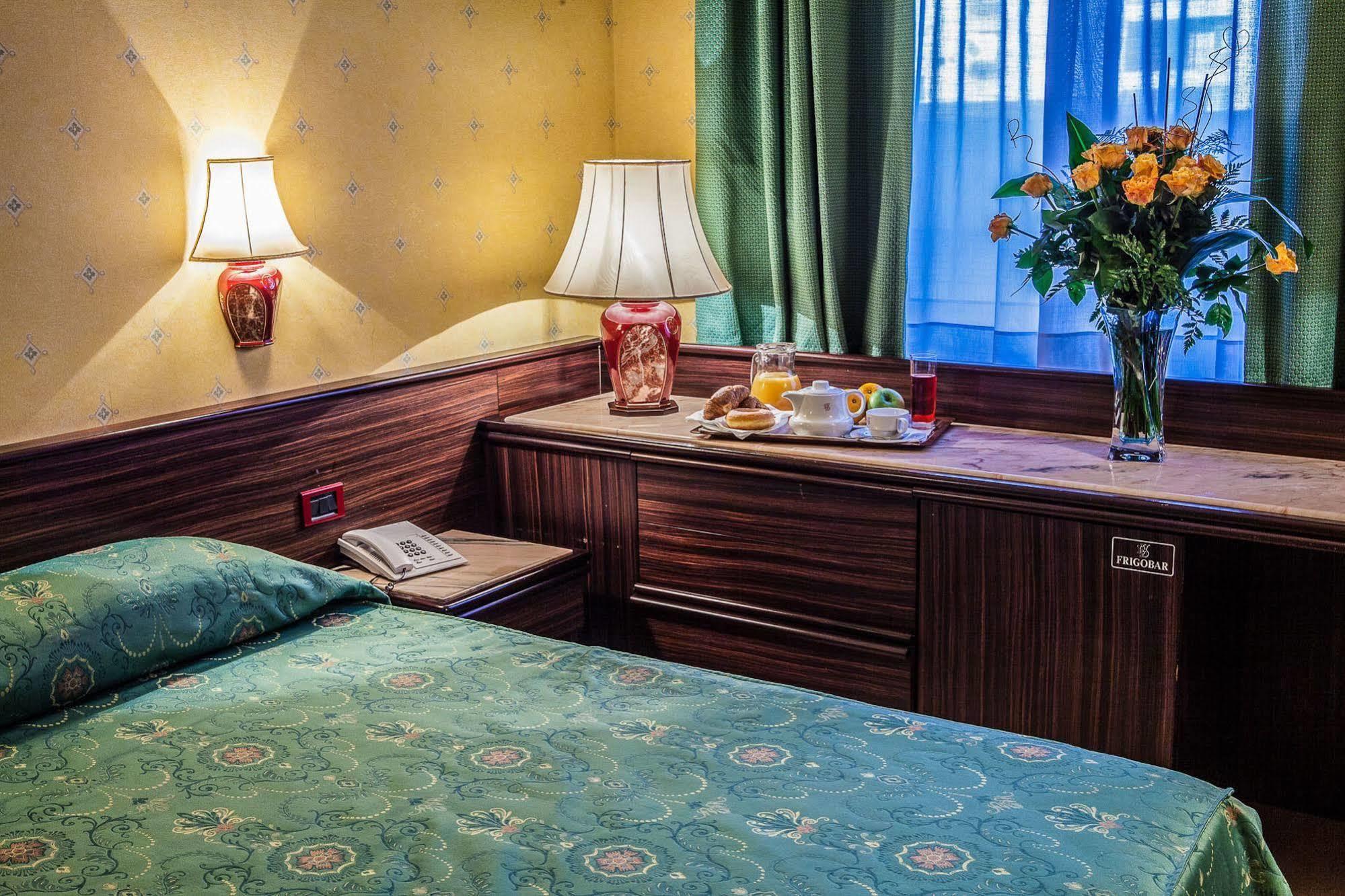 Hotel Leonardo Da Vinci Sassari Esterno foto