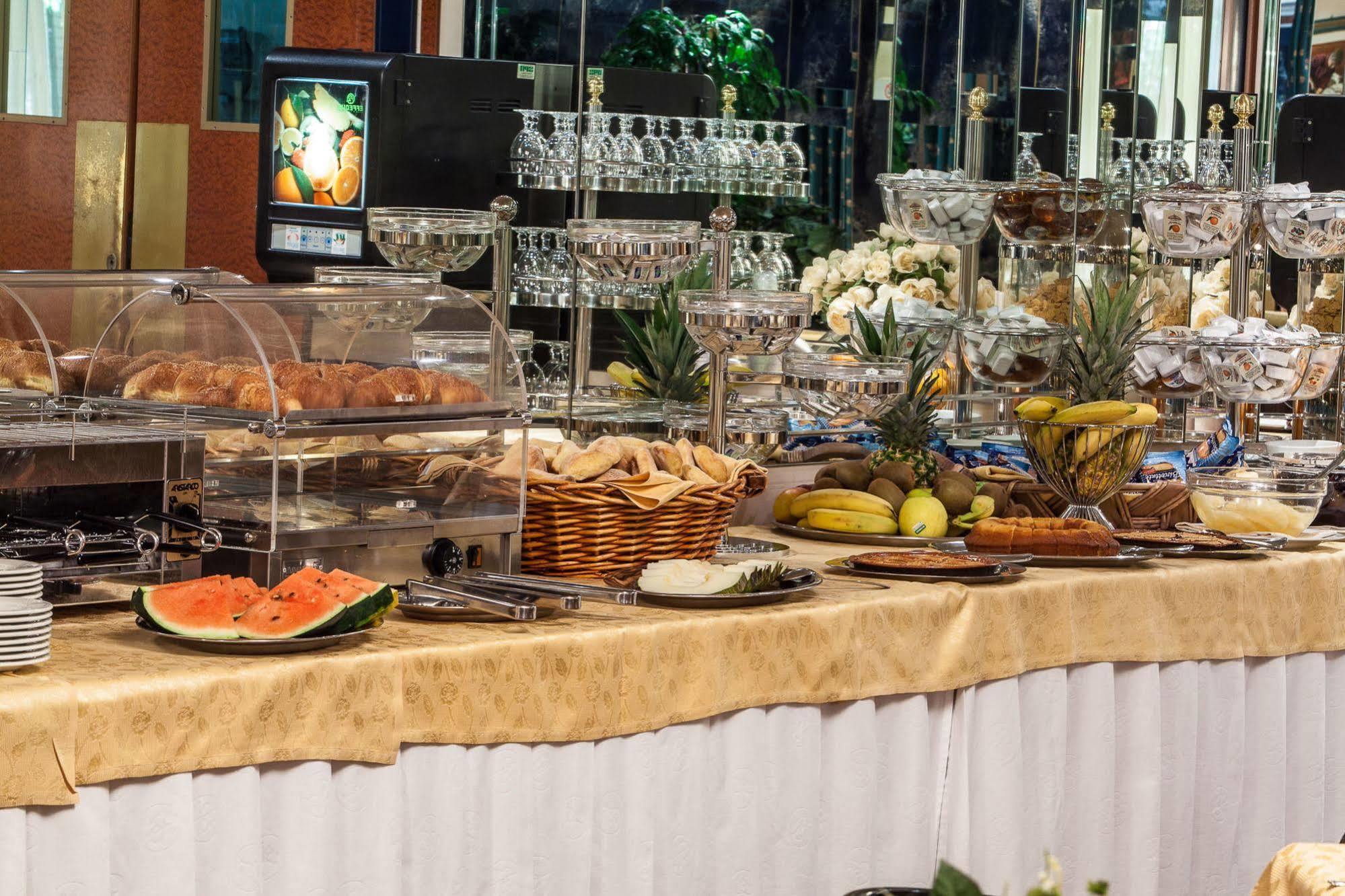 Hotel Leonardo Da Vinci Sassari Esterno foto